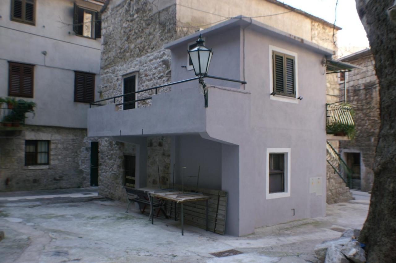 Apartments With A Parking Space Omis - 4327 Extérieur photo