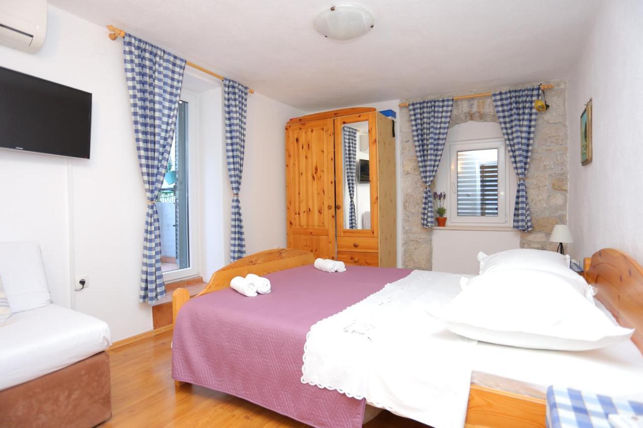 Apartments With A Parking Space Omis - 4327 Extérieur photo