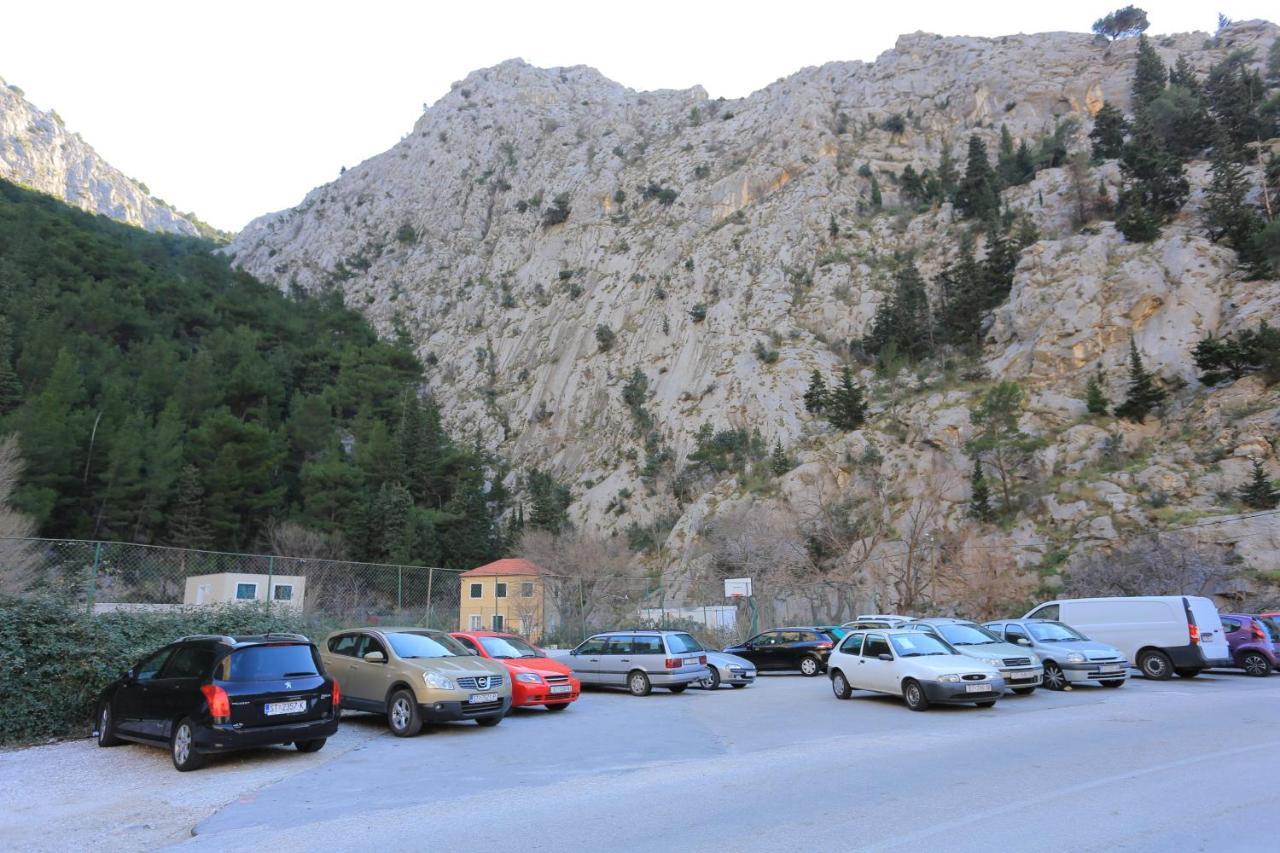 Apartments With A Parking Space Omis - 4327 Extérieur photo