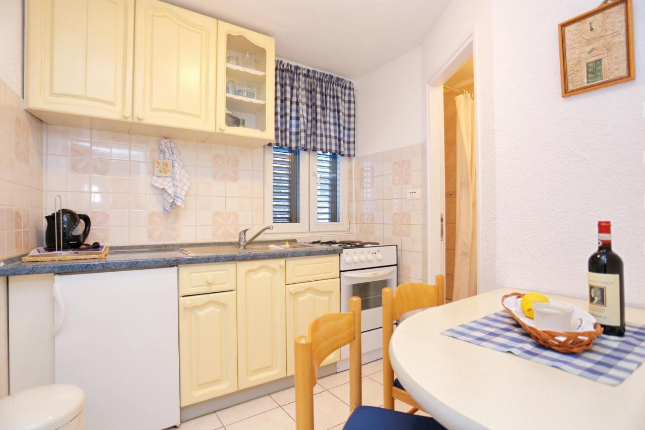 Apartments With A Parking Space Omis - 4327 Extérieur photo