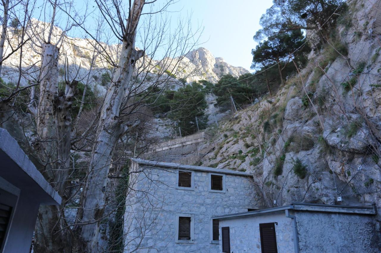 Apartments With A Parking Space Omis - 4327 Extérieur photo