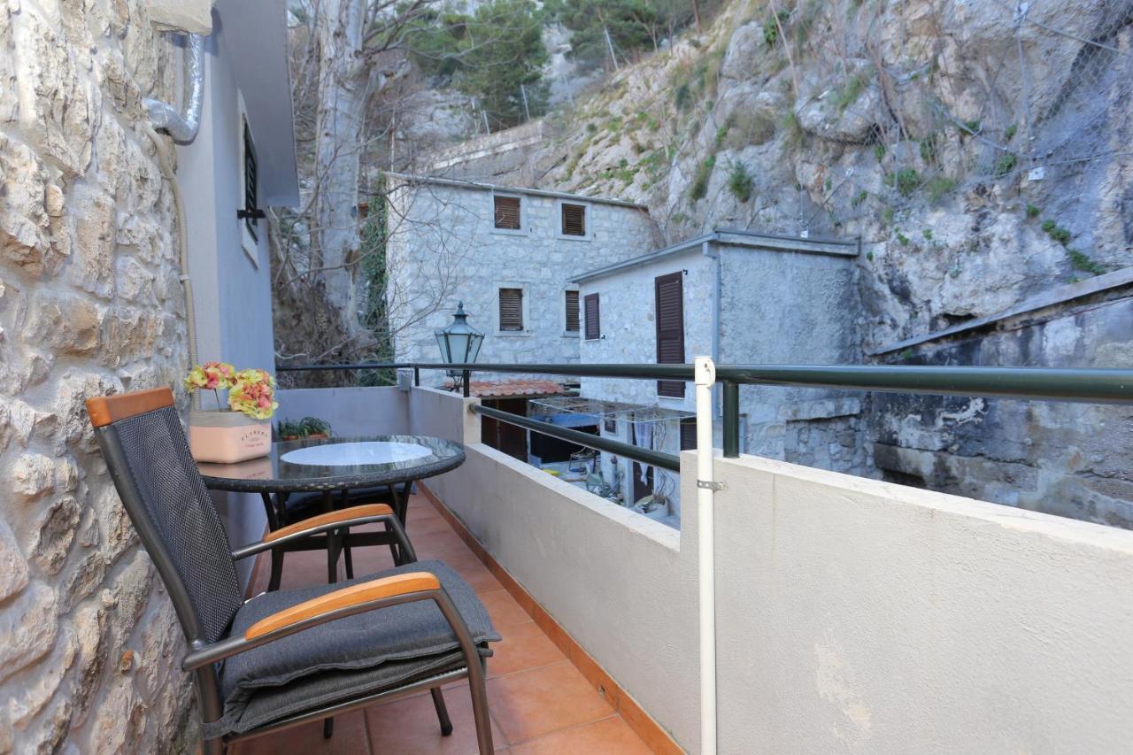 Apartments With A Parking Space Omis - 4327 Extérieur photo